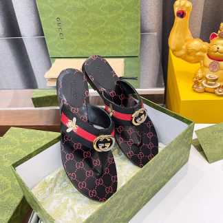 Gucci women's flat slippers