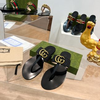 Gucci women's flat slippers