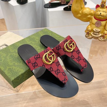 Gucci women's flat slippers - Image 2