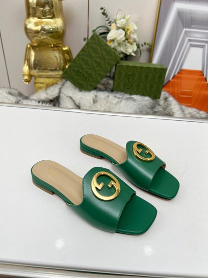 Gucci flat slippers