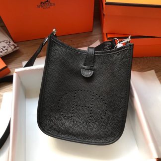 Hermès black top-quality workmanship, versatile, head-turning crossbody bag, size 17cm