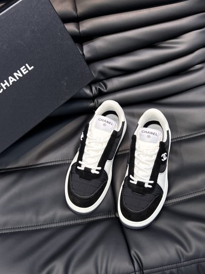 Chanel autumn and winter new black and white fashionable cowhide breathable sneakers