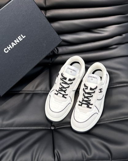 Chanel autumn and winter new white and black fashionable cowhide breathable sneakers