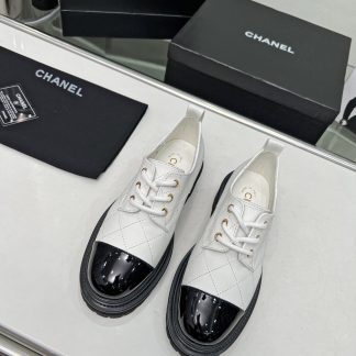 Chanel autumn and winter new white versatile leather loafers