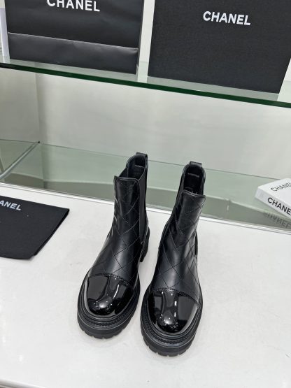 Chanel's latest autumn and winter fashion all-match black leather boots