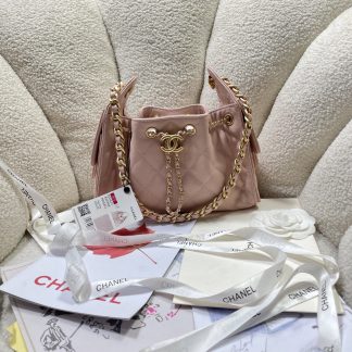 Chanel elegant pink handbag