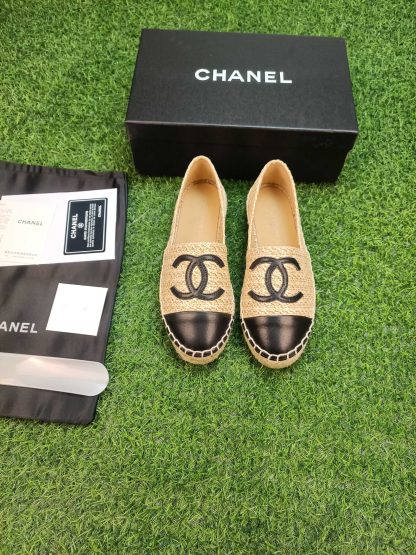 Chanel popular cowhide apricot black casual shoes