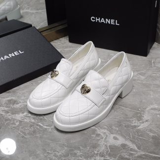 Chanel's early spring new love buckle thick heel white loafers, heel height 4.5cm