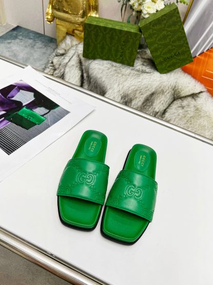 Gucci new slippers - Image 2