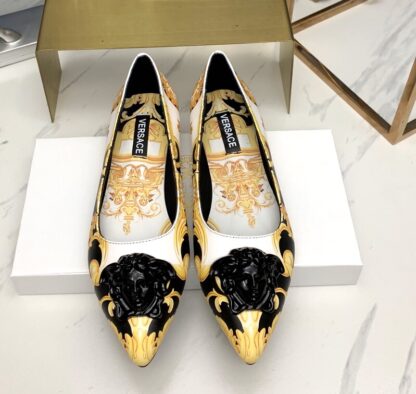 VERSACE classic printed pointed flat casual shoes