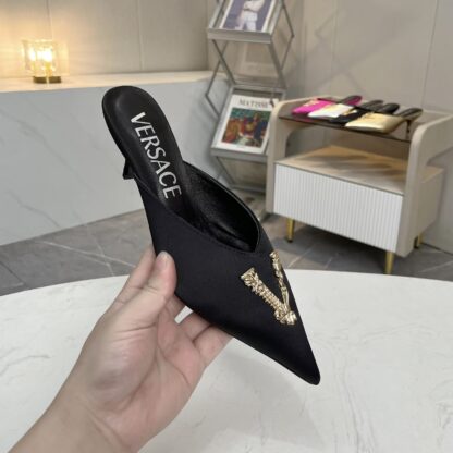 VERSACE exquisite luxurious large V buckle pointed toe fashionable high heels - Image 2