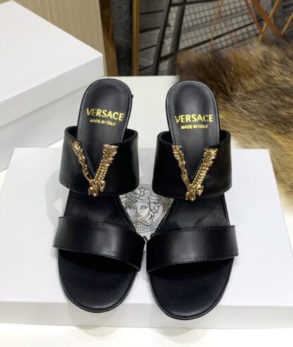 VERSACE Fashion V Buckle High Heels