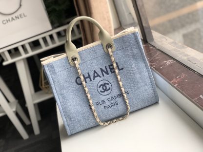 Chanel large capacity tote bag