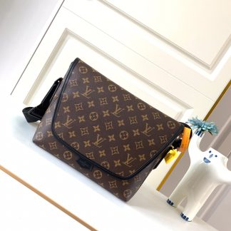 Louis Vuitton m45557 bag
