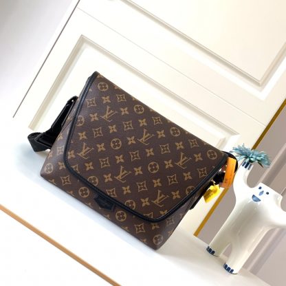 Louis Vuitton m45557 bag