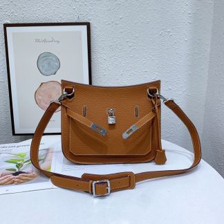Hermes dark brown practical crossbody bag size bottom length 28cm width 12cm height 25cm
