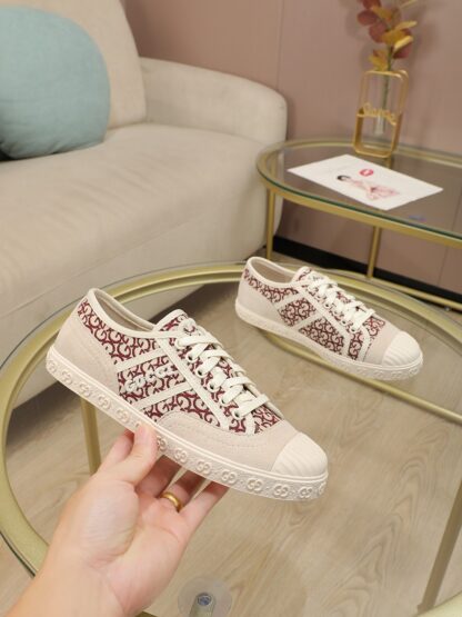 Gucci Double G embroidered low-top lace-up fashion sneakers - Image 2