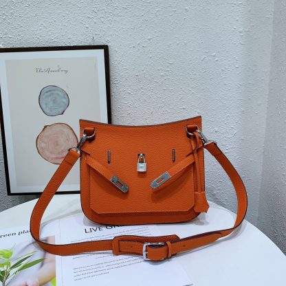 Hermès Orange Practical Crossbody Bag Size: Length 28cm Width 12cm Height 25cm