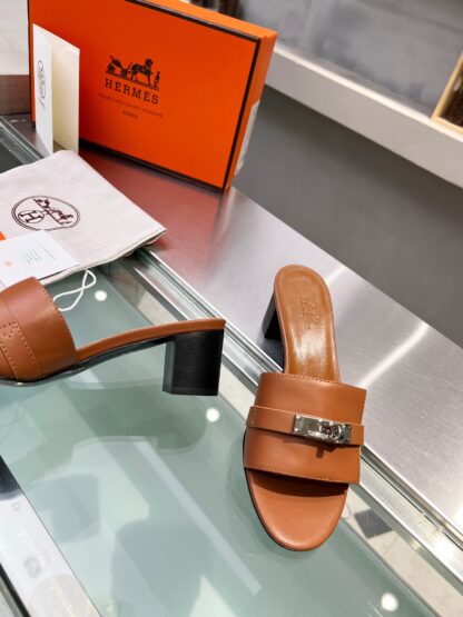 Hermès early spring new pure handmade brown thick heel sandals