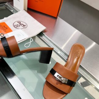 Hermès early spring new pure handmade dark brown thick heel sandals