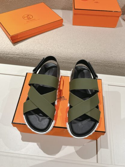 Hermès classic green comfortable casual style cross sandals