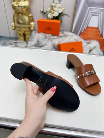 Hermès new spring and summer brown thick-heeled sandals, heel height 5cm