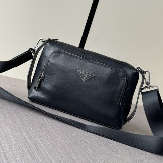 Prada hot-selling clutch bag