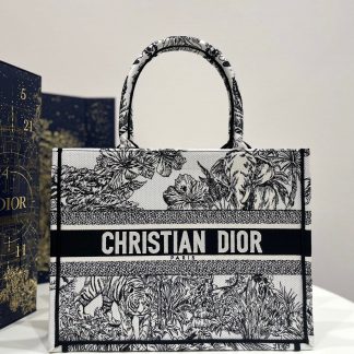 Dior Spring/Summer Series Jungle White Tiger Tote Bag