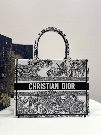 Dior Spring/Summer Series Jungle White Tiger Tote Bag