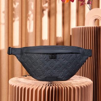Louis Vuitton Discovery Waist Bag