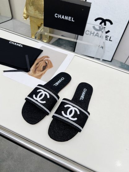 Chanel black new fabric sheepskin slippers