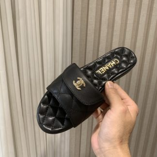 Chanel black versatile slippers that make your feet look thin and beautiful