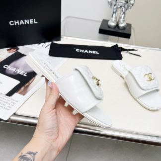 Chanel Early Spring White Full Retro Slippers
