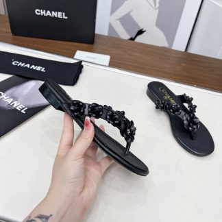 Chanel Spring/Summer Black Delicate Shoes and Customized Flower Flip Flops Heel Height 1.5cm