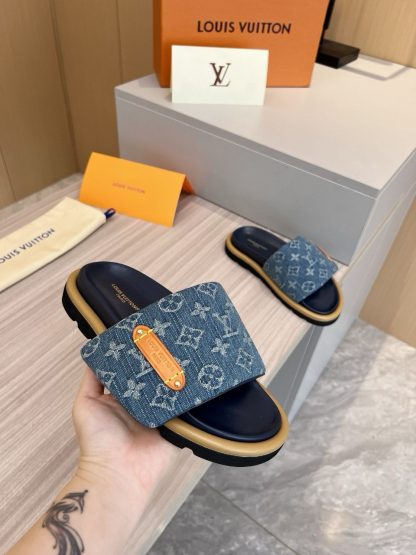 Louis Vuitton's latest fashion casual half slippers