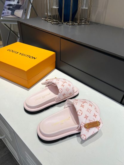 Louis Vuitton's latest fashion casual half slippers