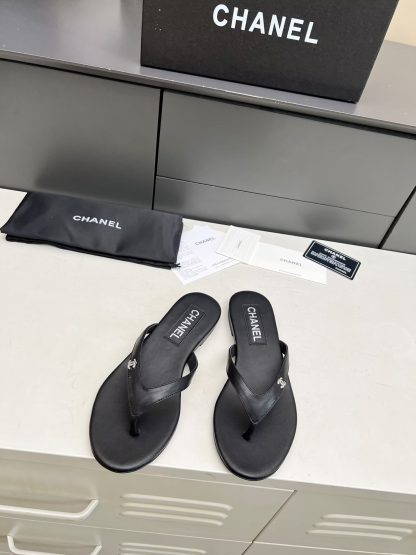 Chanel Spring/Summer New Black Leather Outsole Flip-Flops