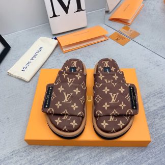Louis Vuitton Early Spring Couple's Closed-Toe Slippers