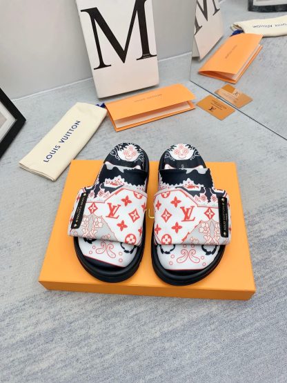 Louis Vuitton Early Spring Couple's Closed-Toe Slippers