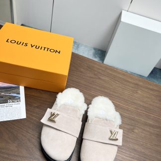 Louis Vuitton wool slippers