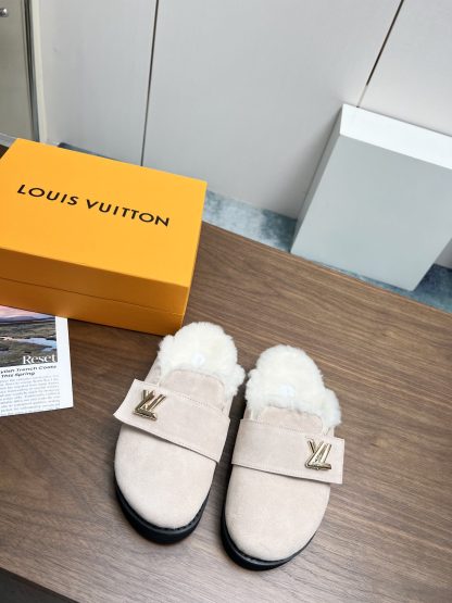 Louis Vuitton wool slippers