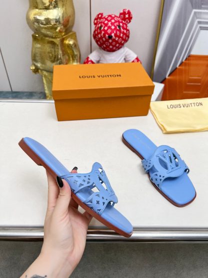 Louis Vuitton's new hollow slippers