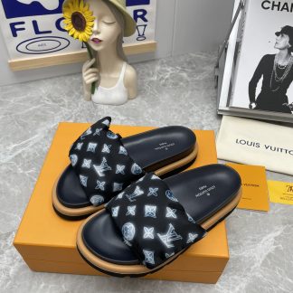 Louis Vuitton's latest hot-selling Velcro series couple's thick-soled slippers