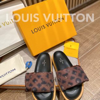 Louis Vuitton's latest hot-selling Velcro series couple's thick-soled slippers