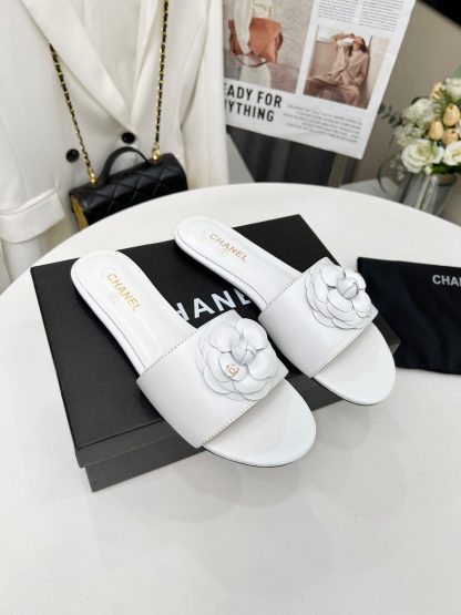 Chanel new white fabric sheepskin slippers