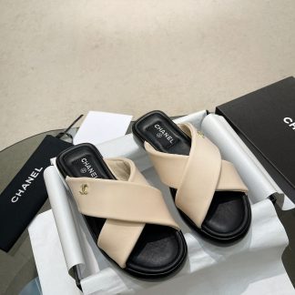 Chanel Spring and Summer Classic Hot Style Apricot Versatile Slippers