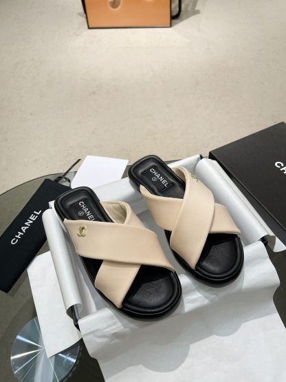 Chanel Spring and Summer Classic Hot Style Apricot Versatile Slippers