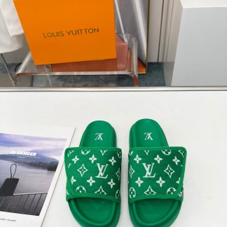Louis Vuitton couple's early autumn new embossed logo hot-selling slippers