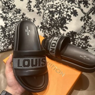 Louis Vuitton classic flip flops