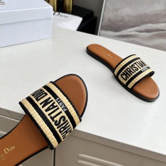 Dior classic lettering flat slides